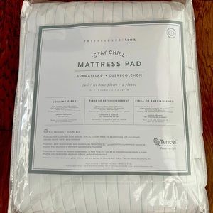 Pottery Barn Full Size Mattress Pad
